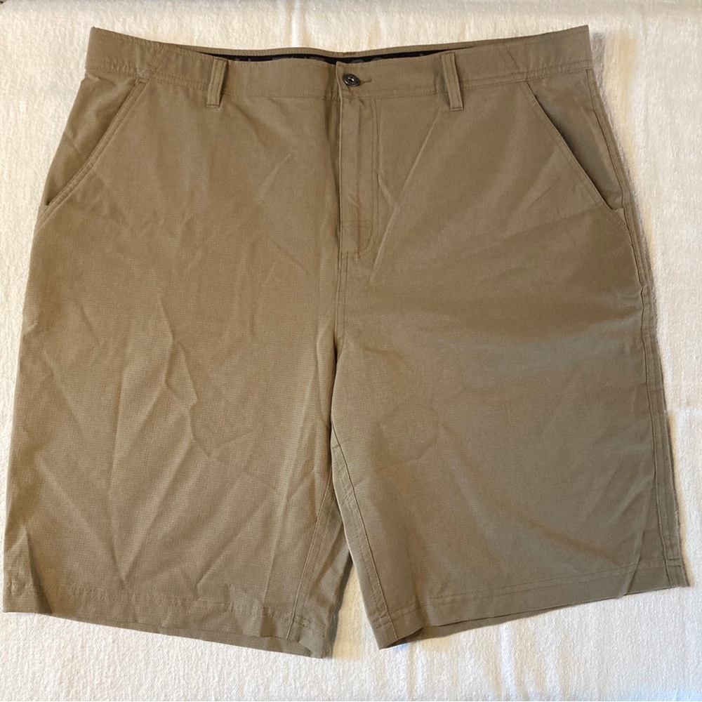 Gerry Mens Khaki Shorts Size 40 Hiking Outdoors Casual Comfort Polyester